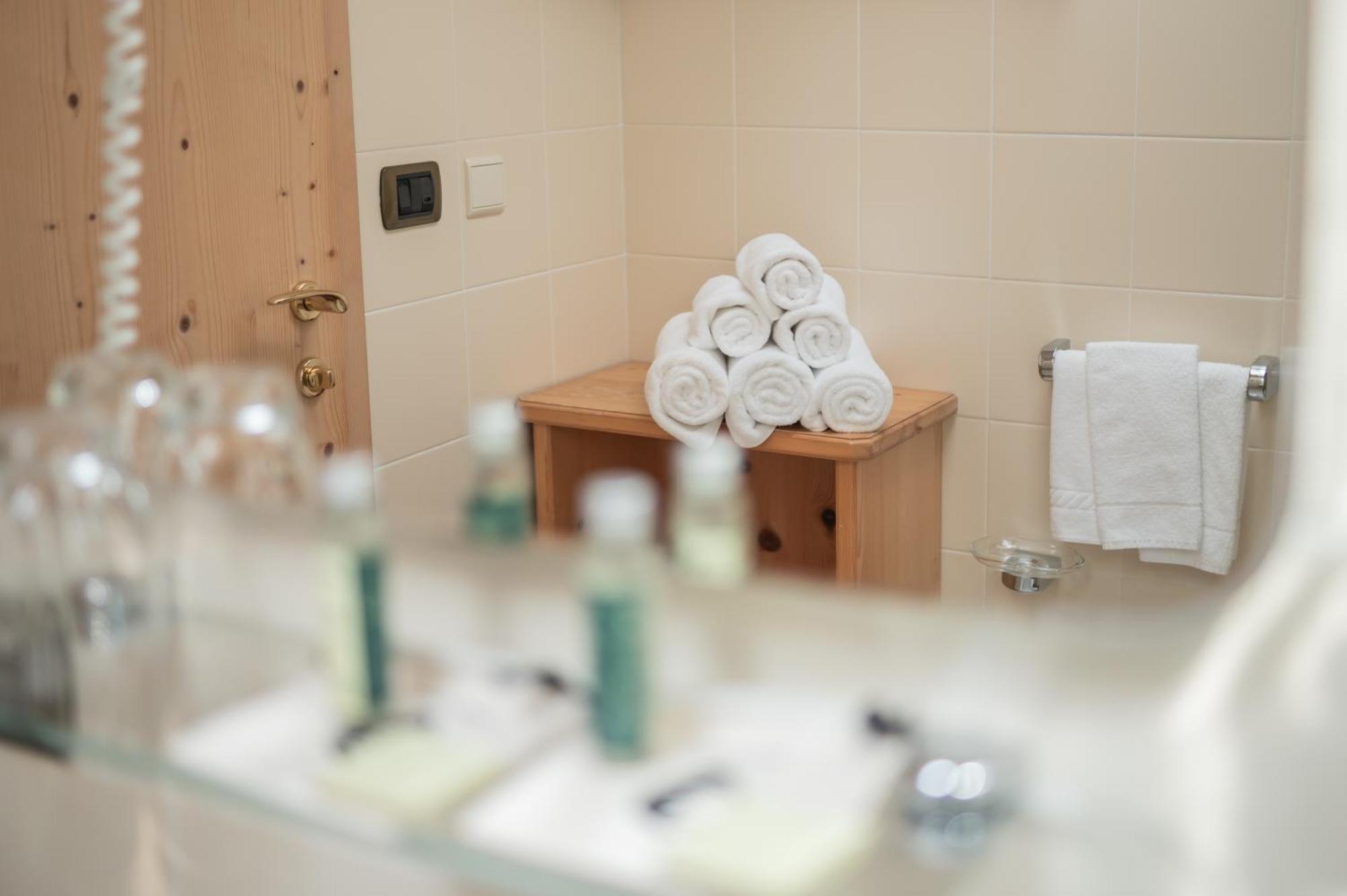 Hotel Uetia De Boerz à San Martino in Badia Chambre photo